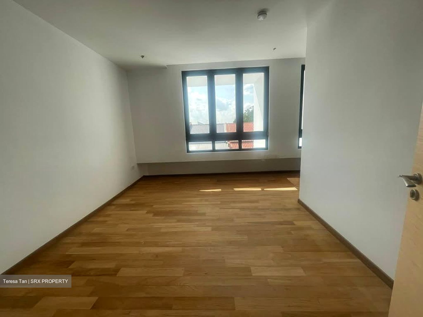 Cambridge Road (D8), Terrace #566575601